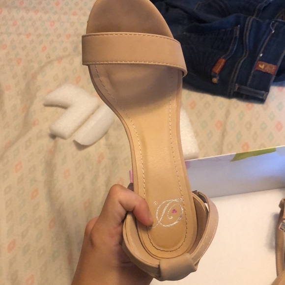 Nude heels - Picture 3 of 4